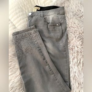 Plus size grey  ankle jeans . Never wore